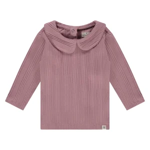 A TINY STORY - ROUGE SHIRT MET KRAAG